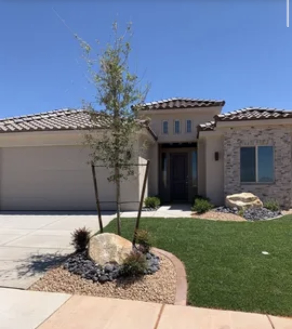938 N Sandy Talus Dr.