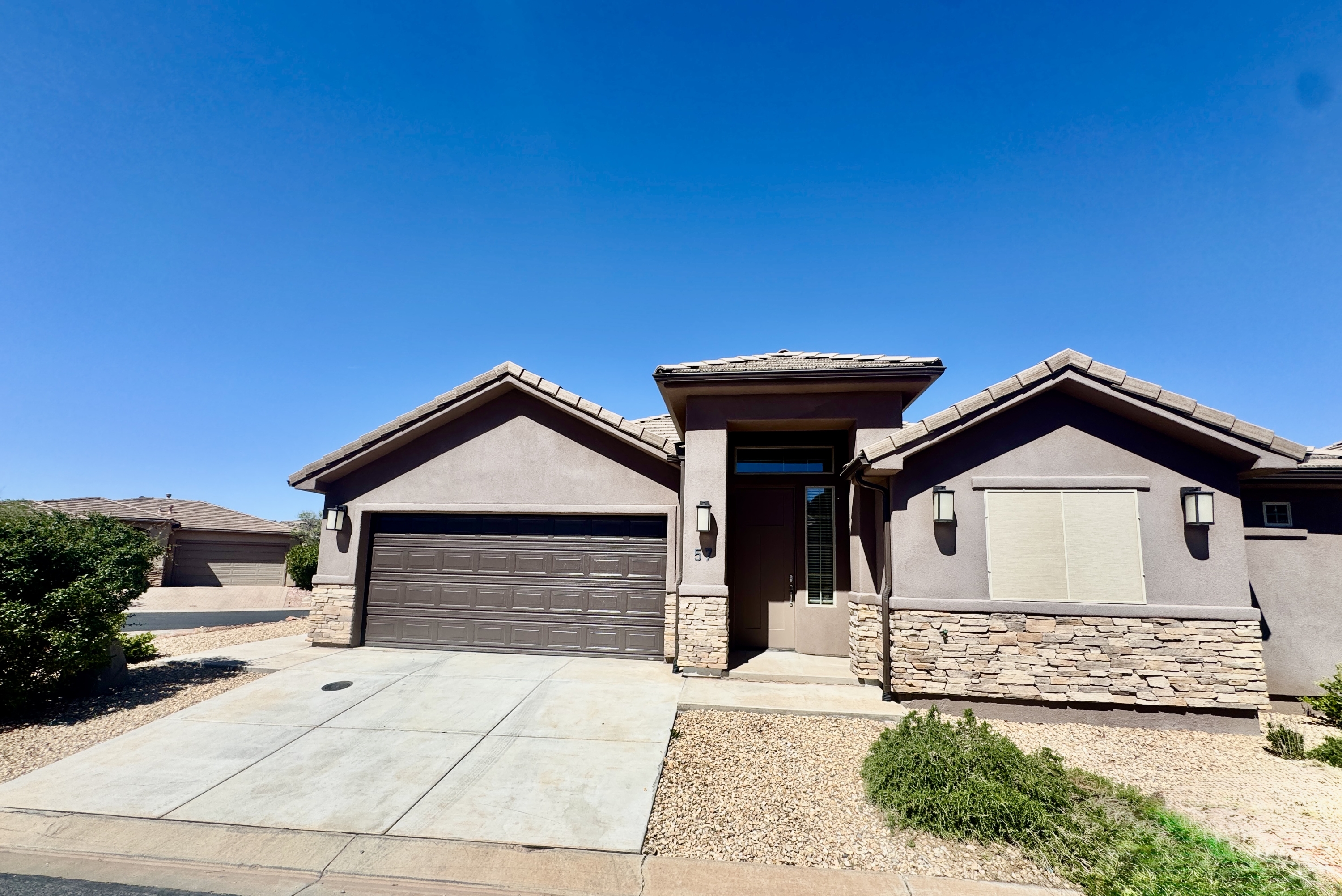 2261 South Tonaquint Drive